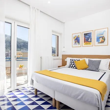 Sorrentovibes - Modern In With Views